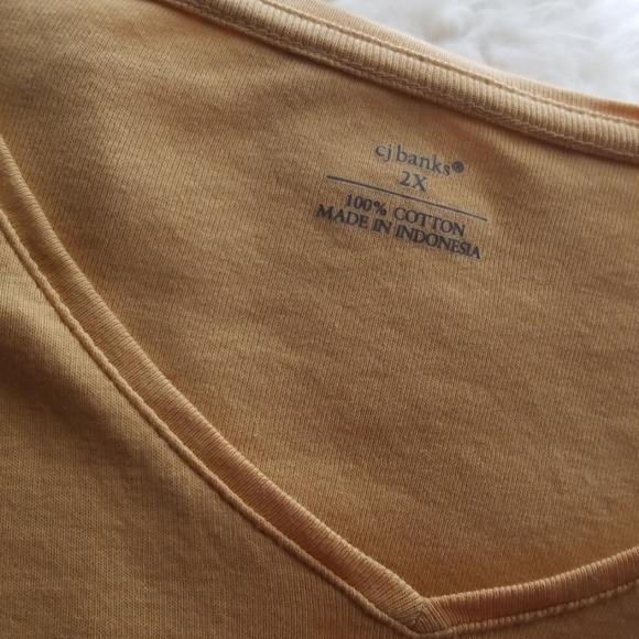 CJ Banks Plus Size Vest with Matching V Neck. - Picture 3 of 3